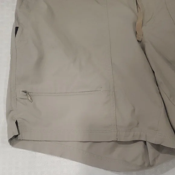 The North Face Women's Beige Cargo Shorts - Picture 2 of 12